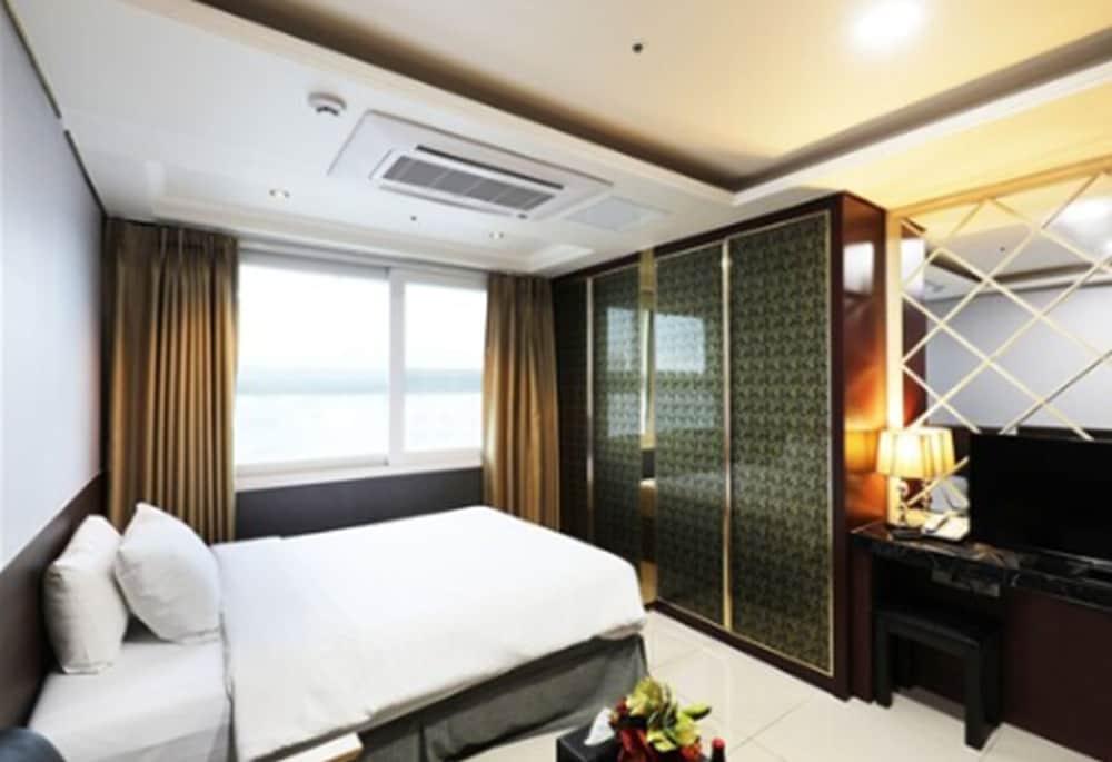 Khách sạn Intercity